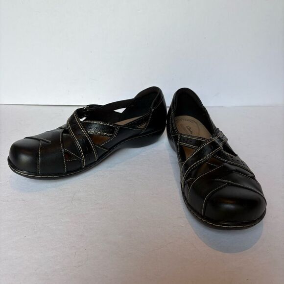 Clarks Collection Women's Black Loafers Slip On size 8 1/2XW - Picture 1 of 9